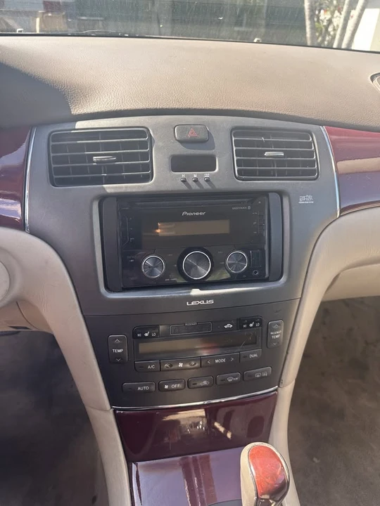 2004 Lexus ES 4th Gen - Image 11 of 19