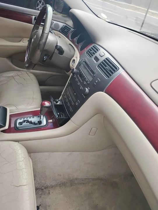 2004 Lexus ES 4th Gen - Image 10 of 20