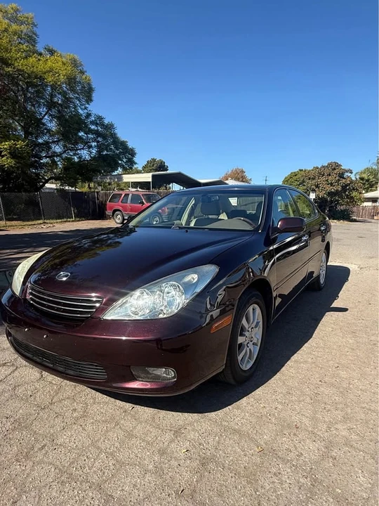 2004 Lexus ES 4th Gen - Image 9 of 12