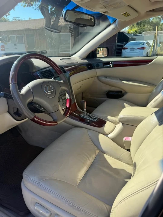 2004 Lexus ES 4th Gen - Image 11 of 12