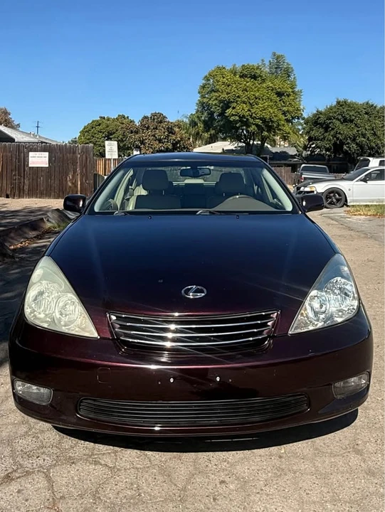 2004 Lexus ES 4th Gen - Image 2 of 12