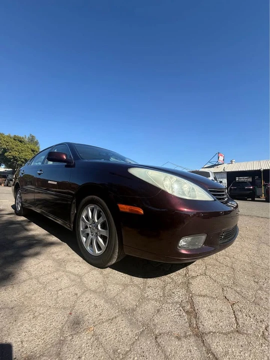 2004 Lexus ES 4th Gen - Image 3 of 12