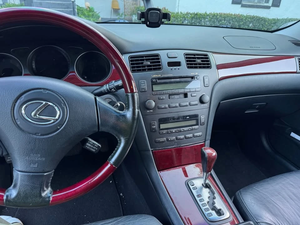 2004 Lexus ES 3rd Gen - Image 5 of 7