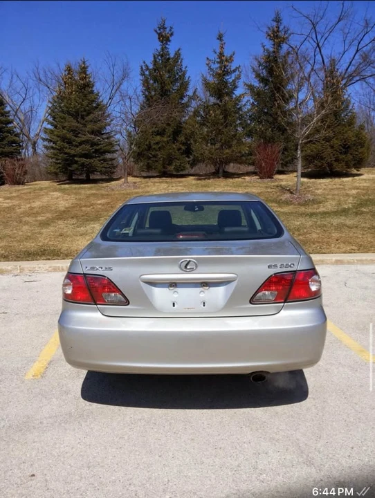 2004 Lexus ES 4th Gen - Image 2 of 15