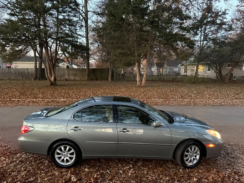 2004 Lexus ES 4th Gen - Image 7 of 20