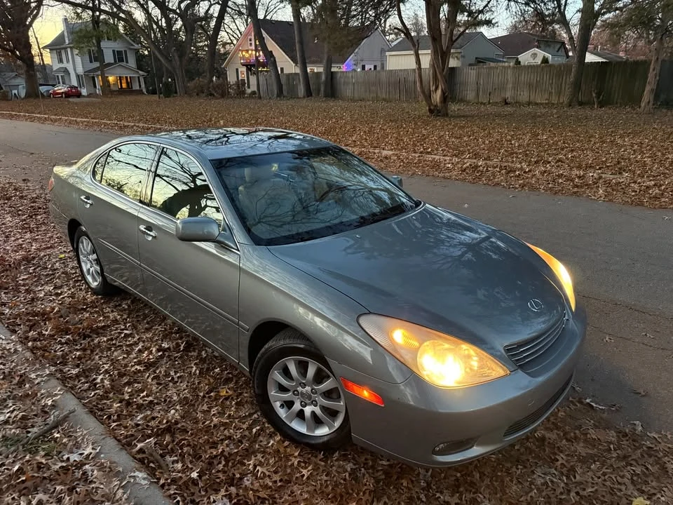 2004 Lexus ES 4th Gen - Image 8 of 20