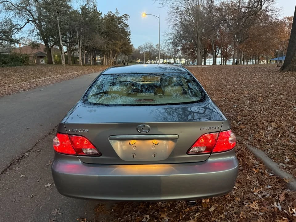 2004 Lexus ES 4th Gen - Image 5 of 20