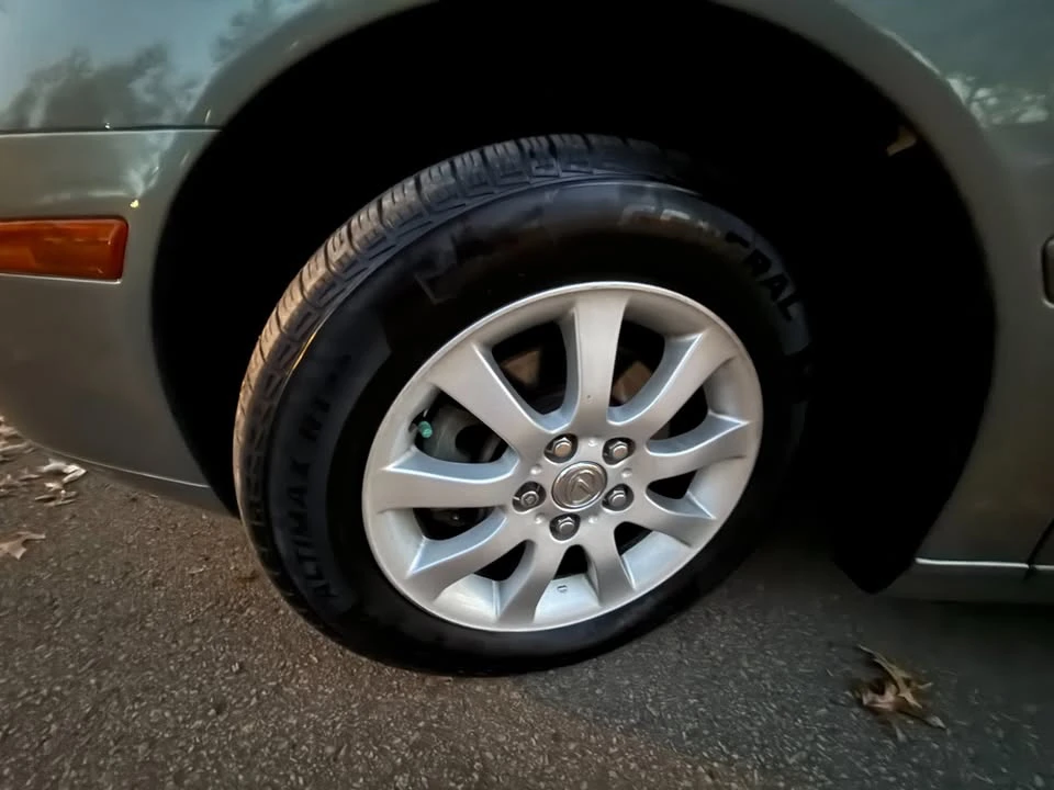 2004 Lexus ES 4th Gen - Image 19 of 20