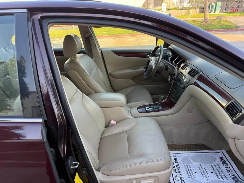 2004 Lexus ES 4th Gen - Image 18 of 18