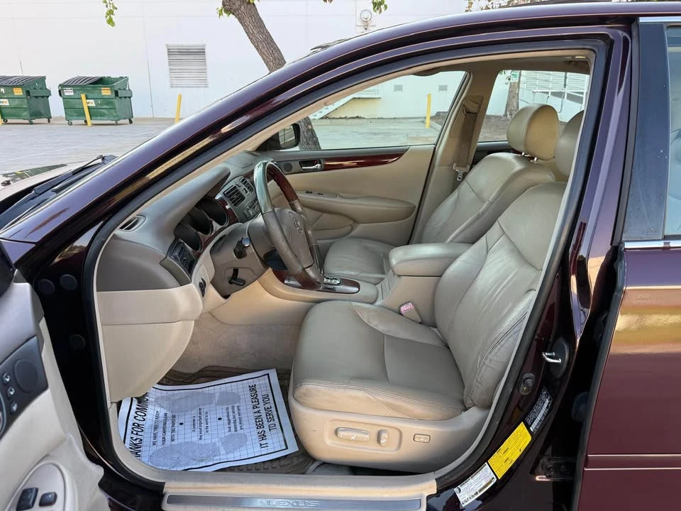 2004 Lexus ES 4th Gen - Image 11 of 18