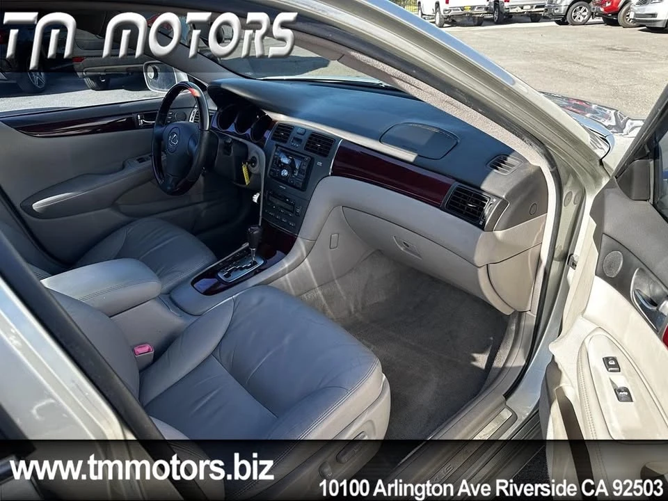2004 Lexus ES 4th Gen - Image 10 of 19