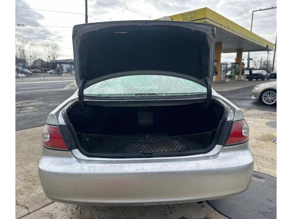 2004 Lexus ES 4th Gen - Image 11 of 20