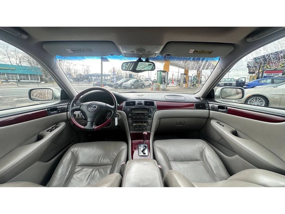 2004 Lexus ES 4th Gen - Image 15 of 20