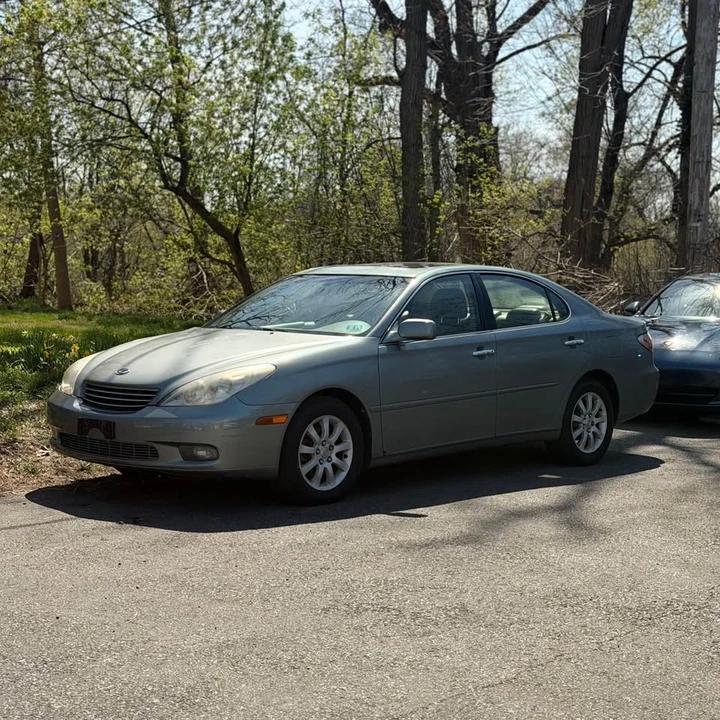 2004 Lexus ES 4th Gen - Image 4 of 12