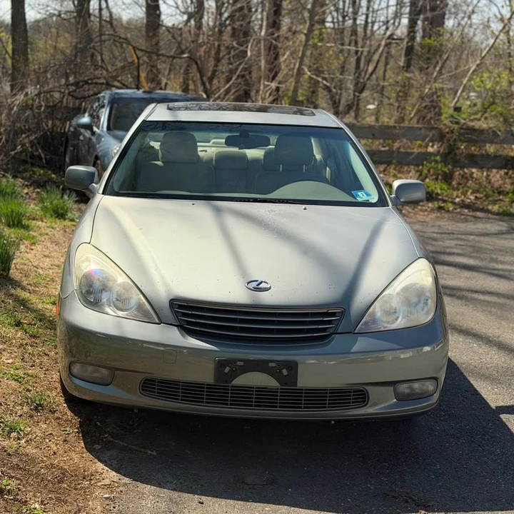 2004 Lexus ES 4th Gen - Image 3 of 12