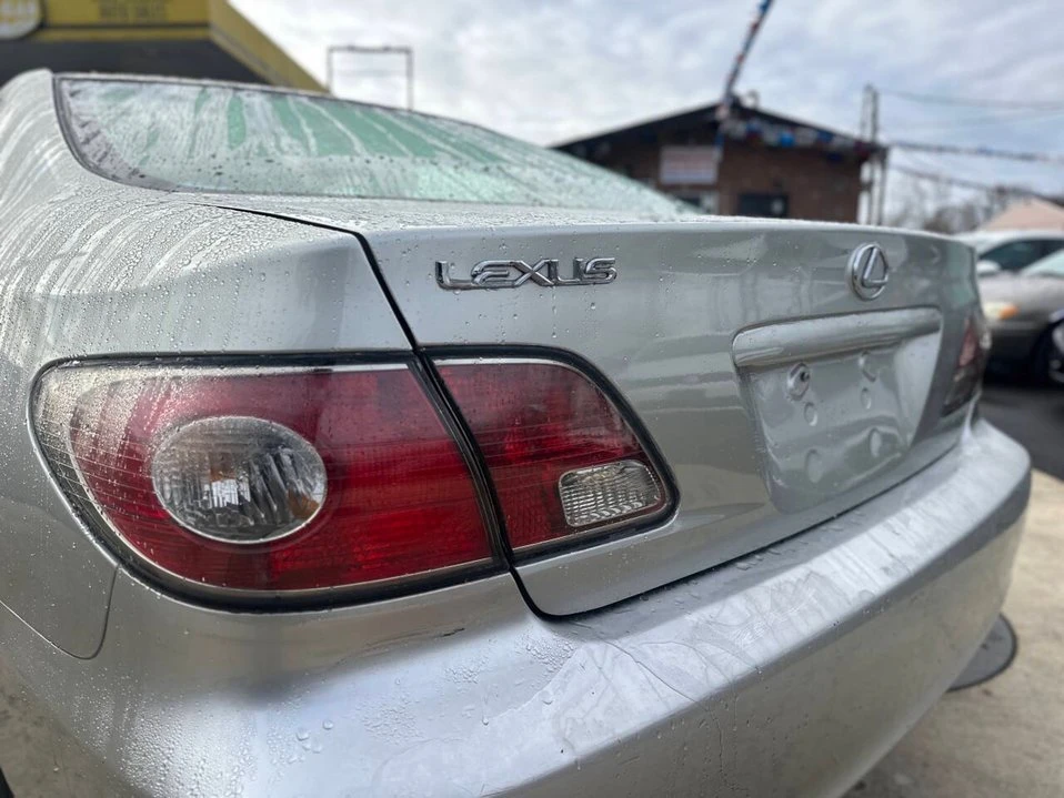 2004 Lexus ES 4th Gen - Image 10 of 20