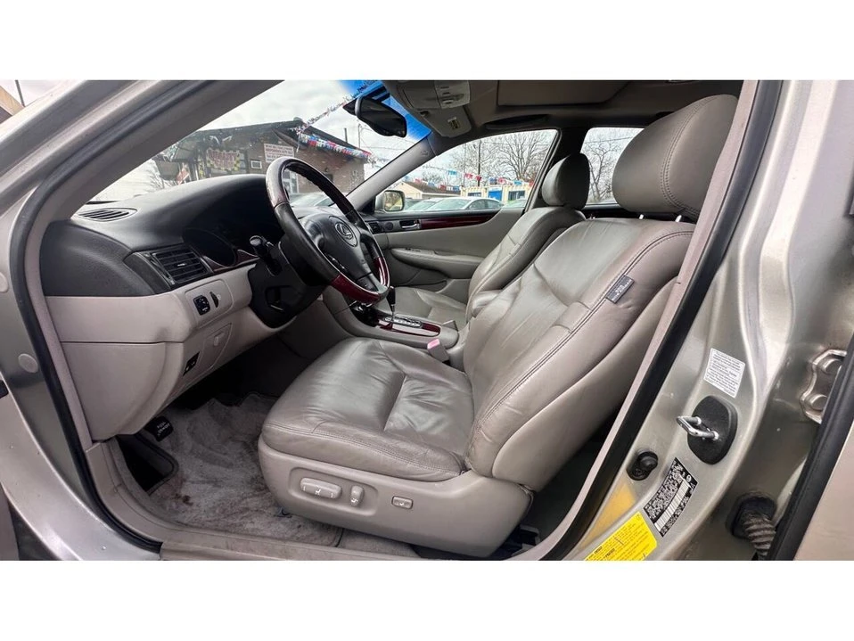 2004 Lexus ES 4th Gen - Image 14 of 20