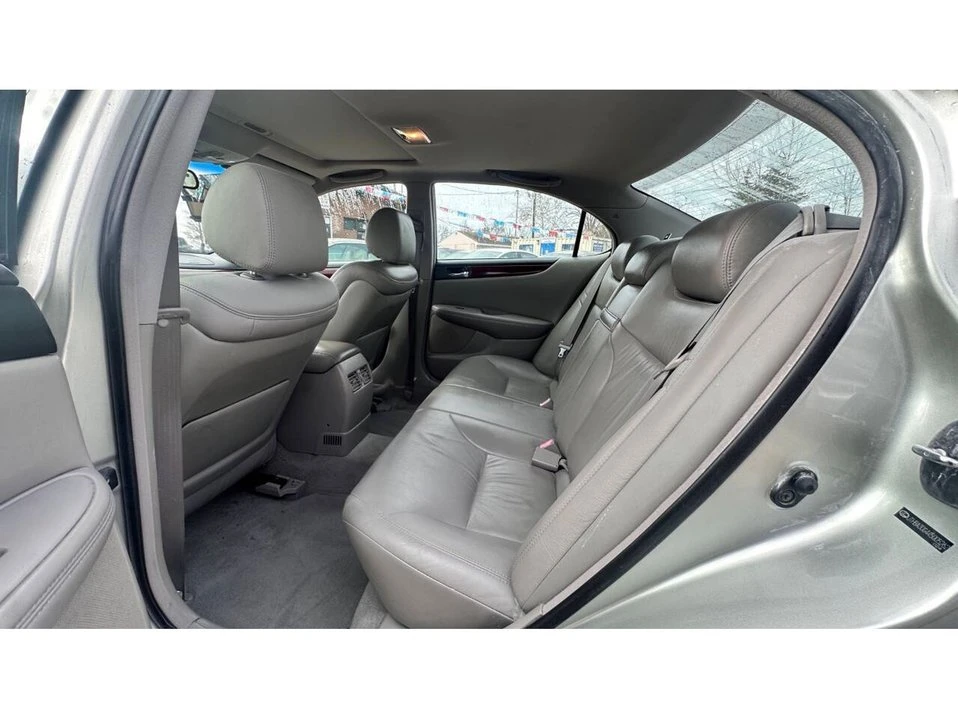 2004 Lexus ES 4th Gen - Image 17 of 20