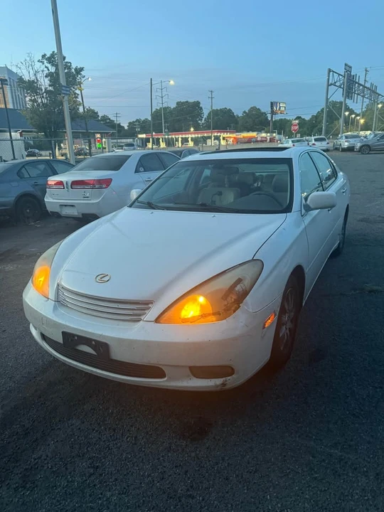 2004 Lexus ES 4th Gen - Image 2 of 4