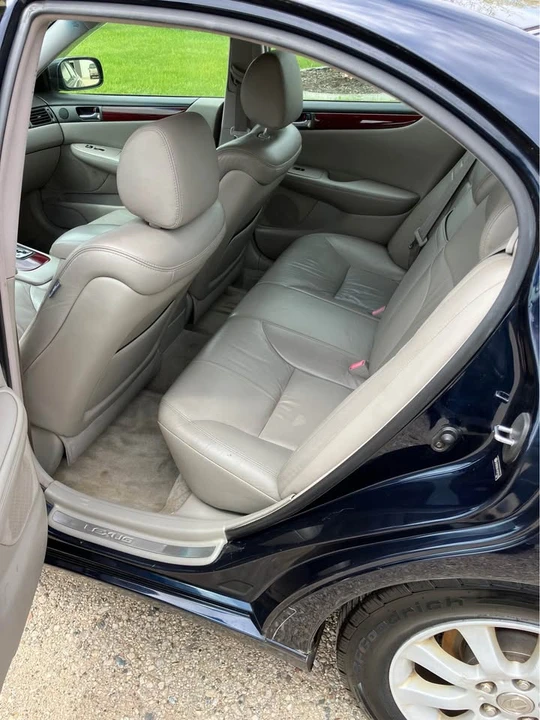 2004 Lexus ES 4th Gen - Image 2 of 7