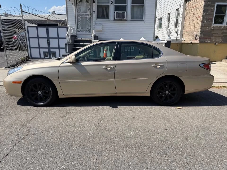 2004 Lexus ES 4th Gen - Image 8 of 17