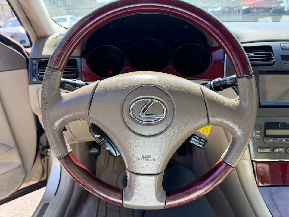 2004 Lexus ES 4th Gen - Image 14 of 17