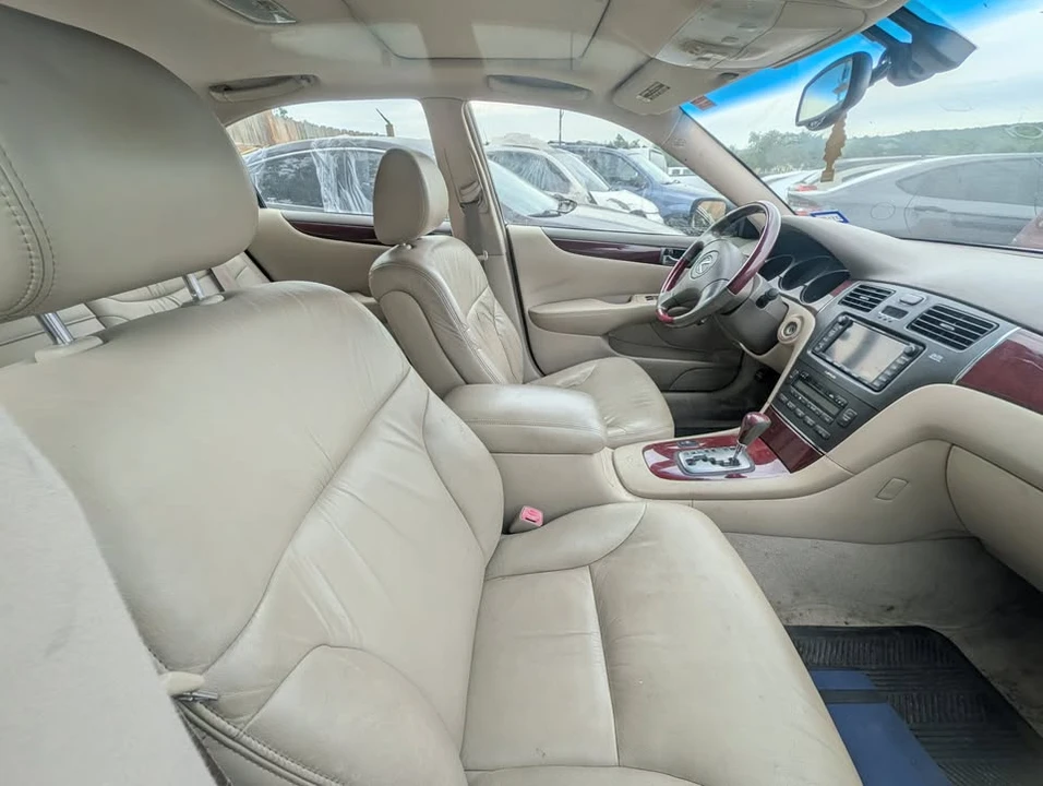 2004 Lexus ES 4th Gen - Image 5 of 6