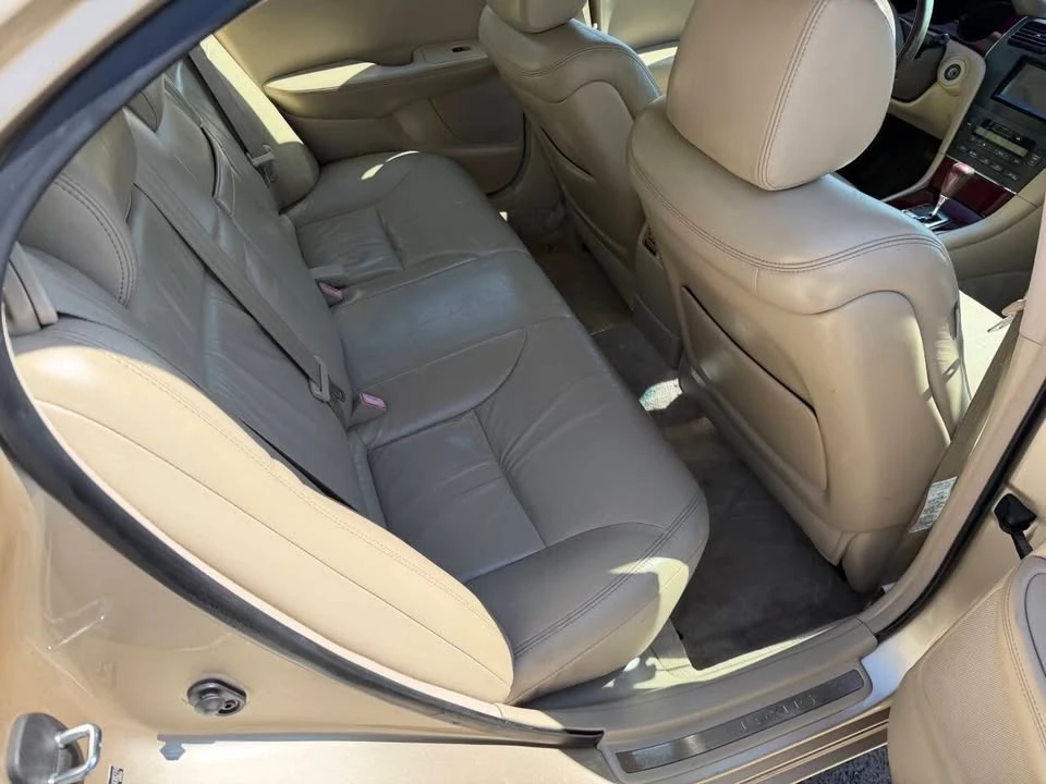 2004 Lexus ES 4th Gen - Image 13 of 17