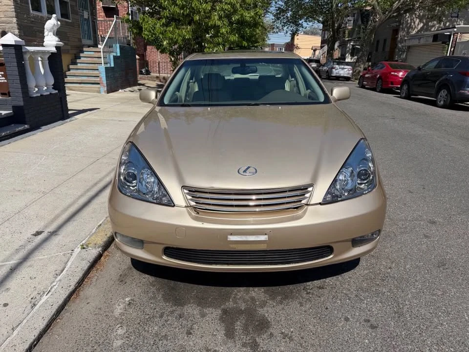 2004 Lexus ES 4th Gen - Image 2 of 17