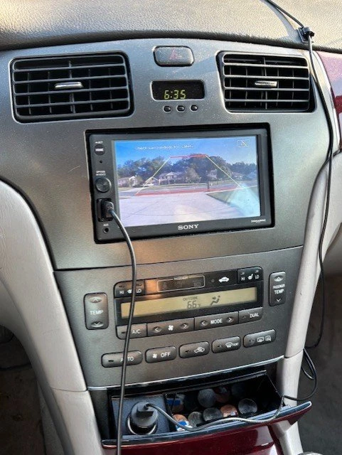 2004 Lexus ES 4th Gen - Image 9 of 18