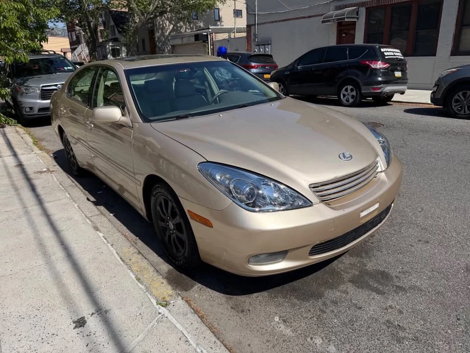 2004 Lexus ES 4th Gen - Image 3 of 17