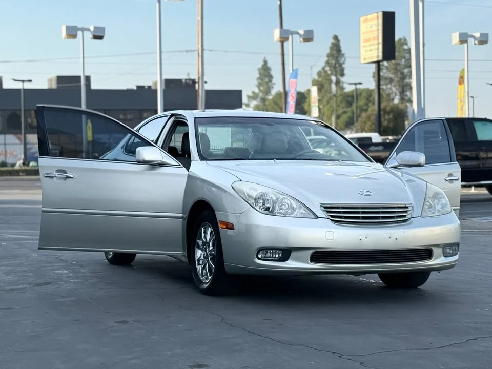 2004 Lexus ES 3rd Gen - Image 7 of 15