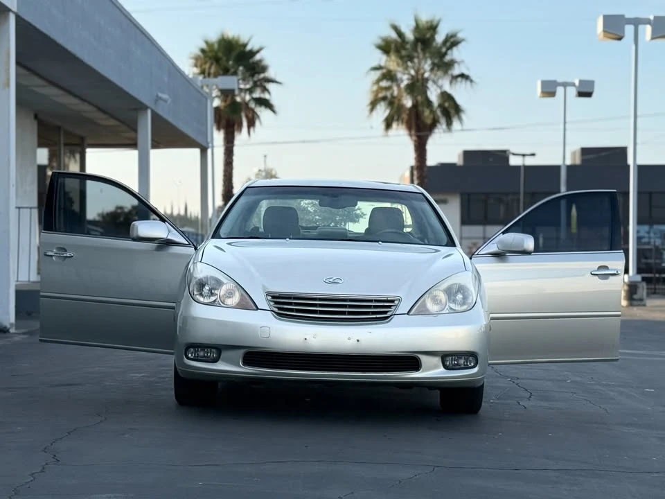 2004 Lexus ES 3rd Gen - Image 9 of 15