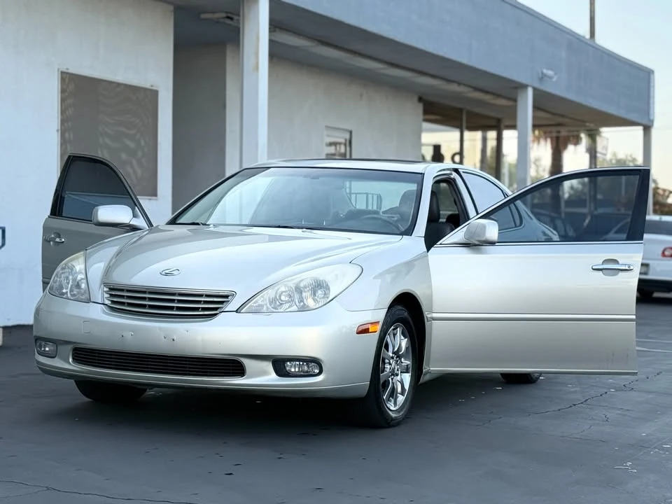 2004 Lexus ES 3rd Gen - Image 8 of 15