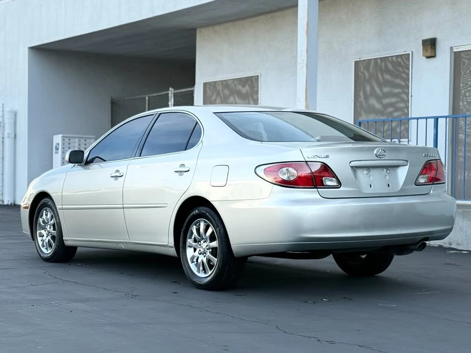 2004 Lexus ES 3rd Gen - Image 6 of 15