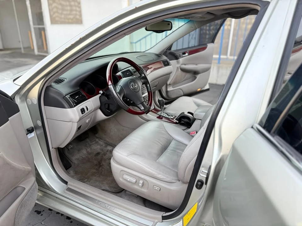 2004 Lexus ES 3rd Gen - Image 14 of 15