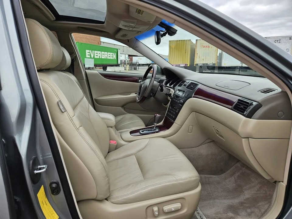2004 Lexus ES 4th Gen - Image 12 of 20