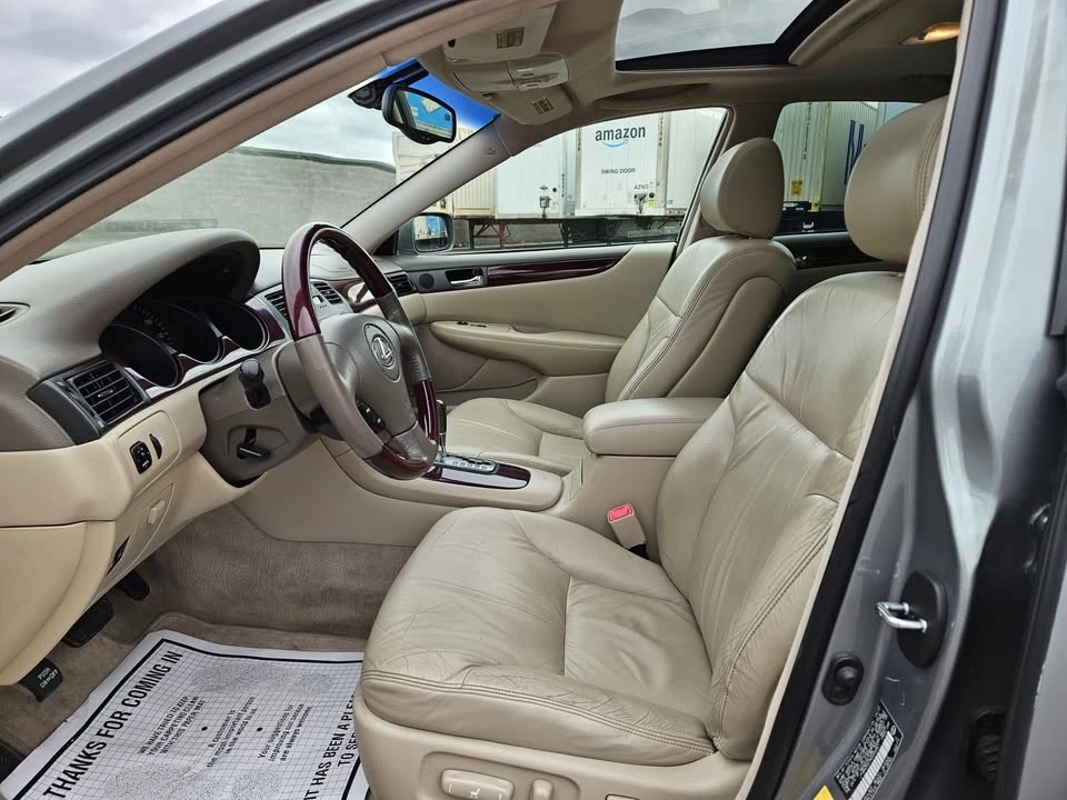 2004 Lexus ES 4th Gen - Image 10 of 20
