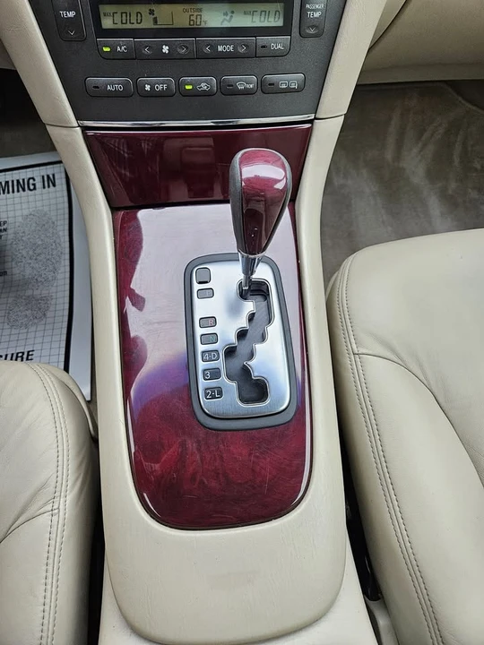 2004 Lexus ES 4th Gen - Image 15 of 20
