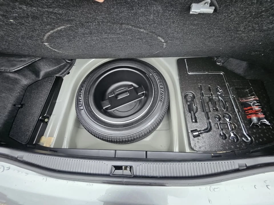 2004 Lexus ES 4th Gen - Image 19 of 20