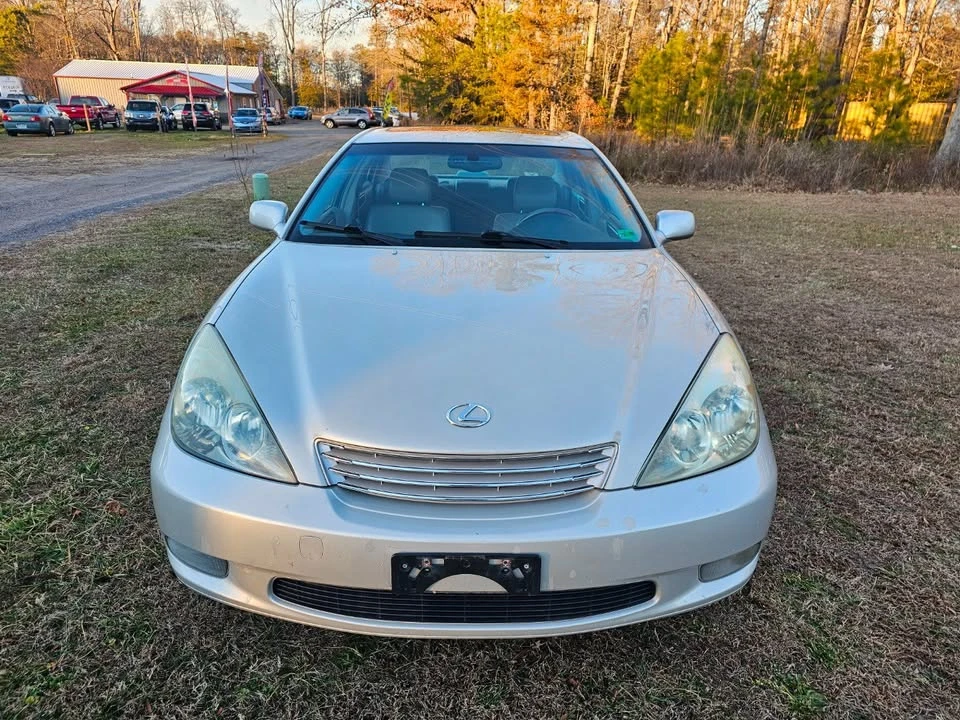2004 Lexus ES 3rd Gen - Image 2 of 17