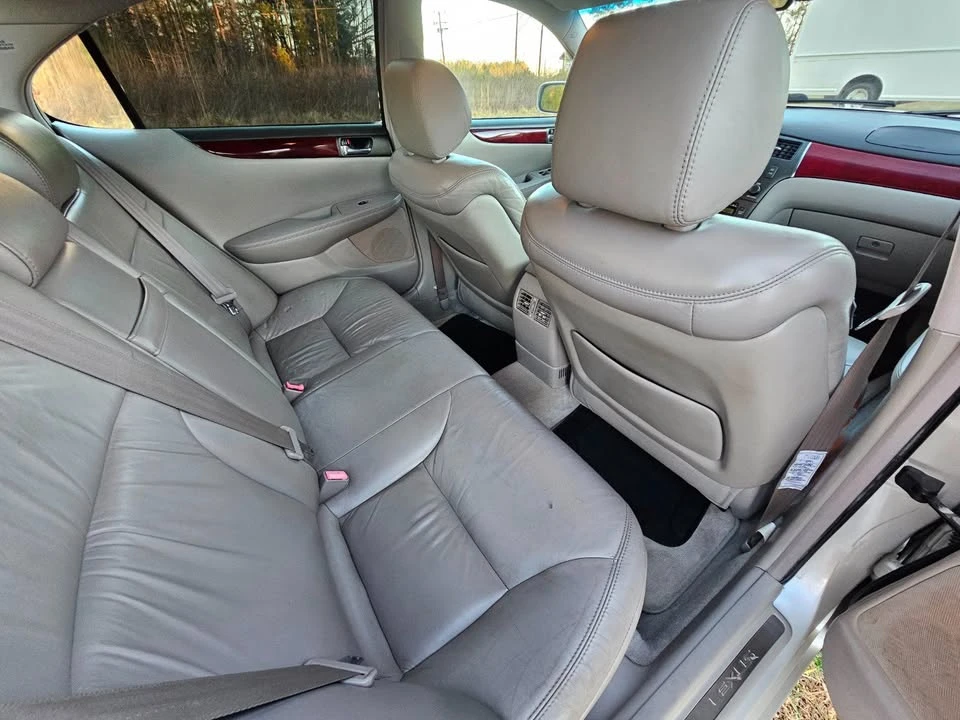 2004 Lexus ES 3rd Gen - Image 10 of 17