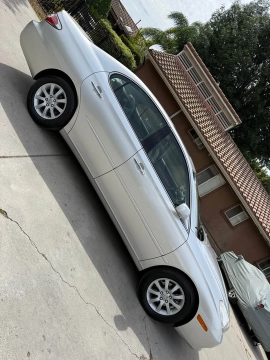 2004 Lexus ES 4th Gen - Image 4 of 18