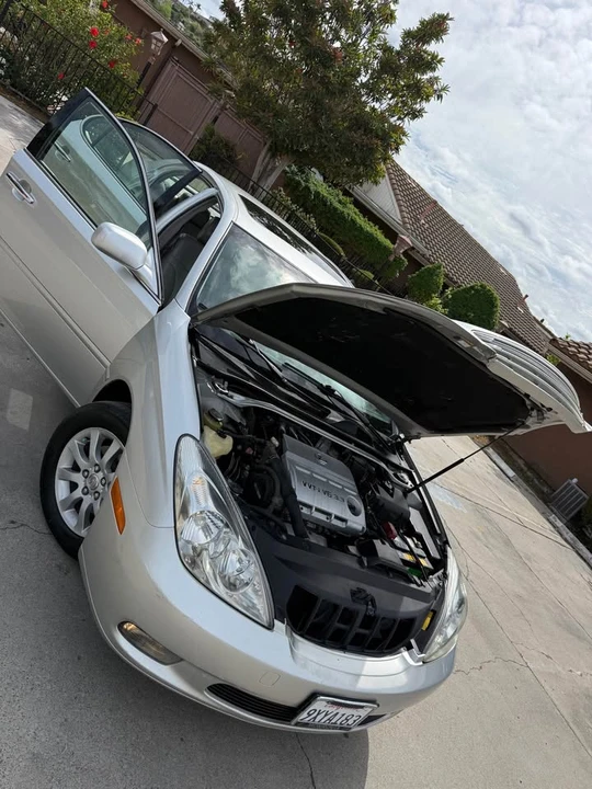 2004 Lexus ES 4th Gen - Image 9 of 18