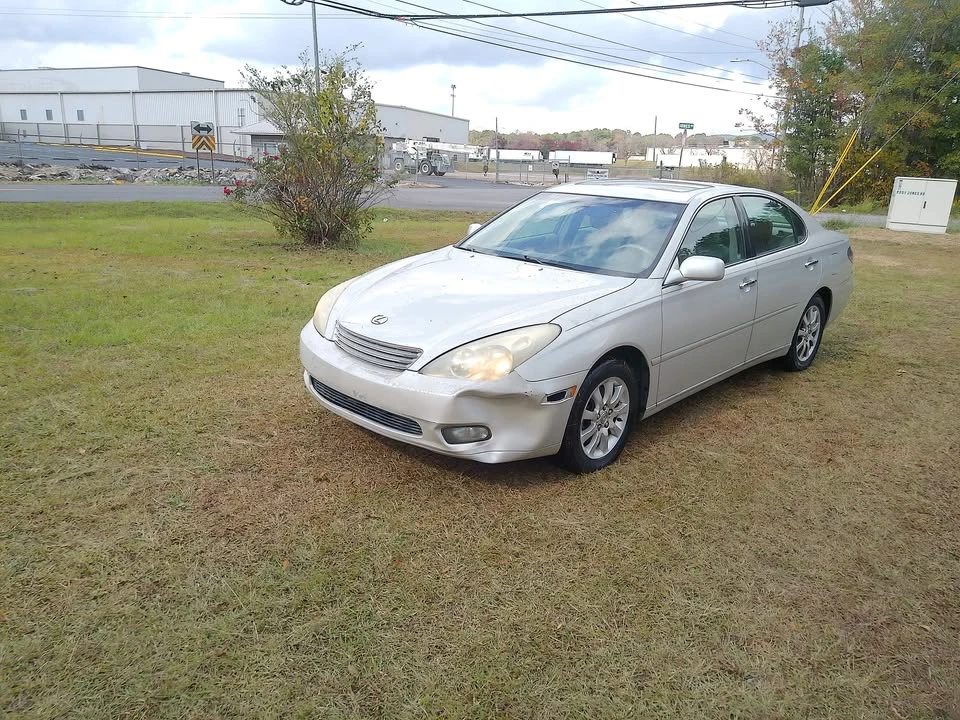 2004 Lexus ES 3rd Gen - Image 3 of 17