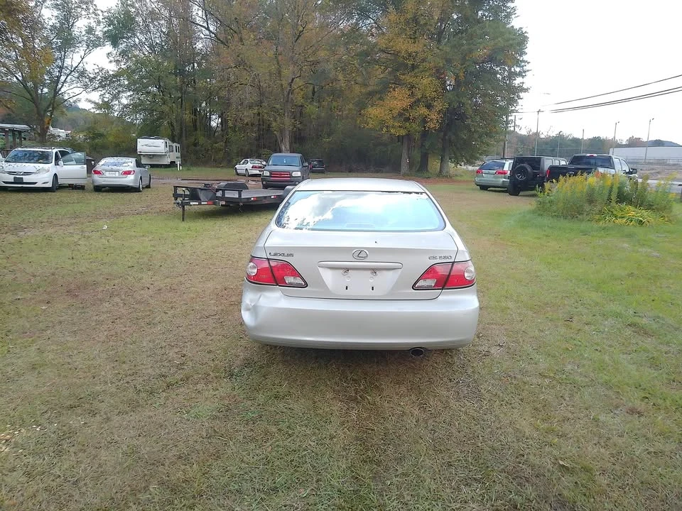 2004 Lexus ES 3rd Gen - Image 6 of 17