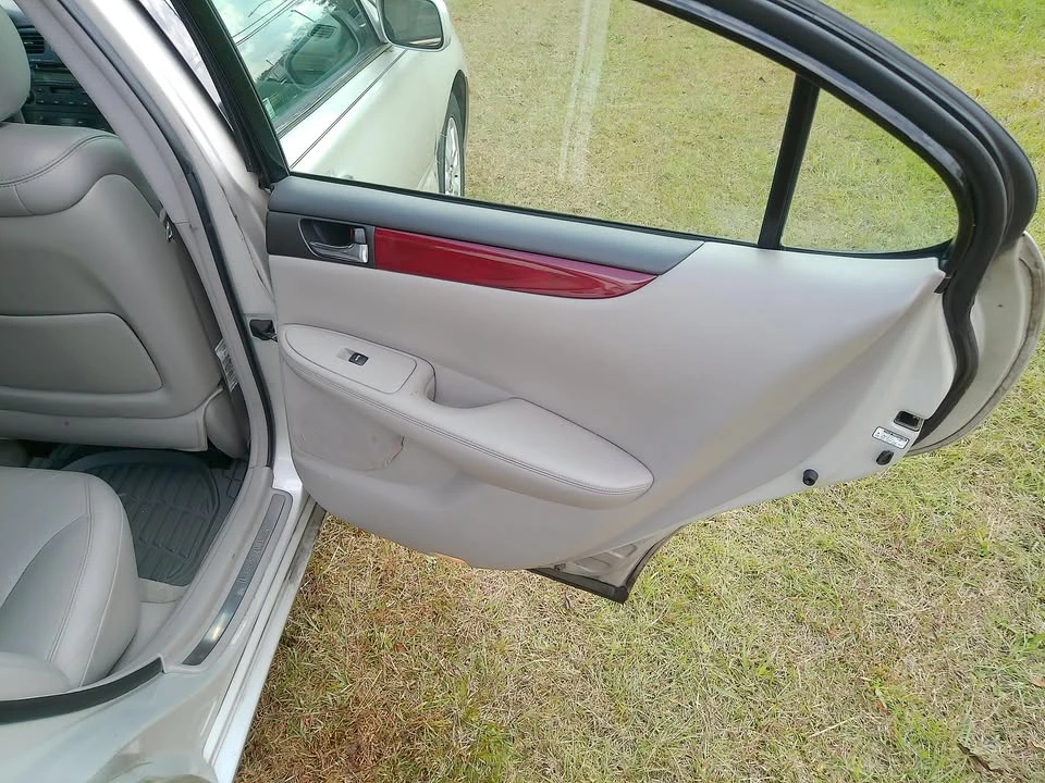 2004 Lexus ES 3rd Gen - Image 10 of 17
