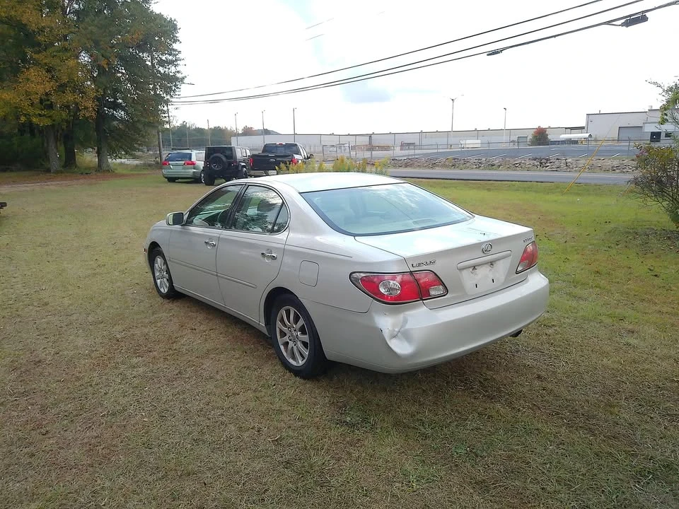 2004 Lexus ES 3rd Gen - Image 7 of 17
