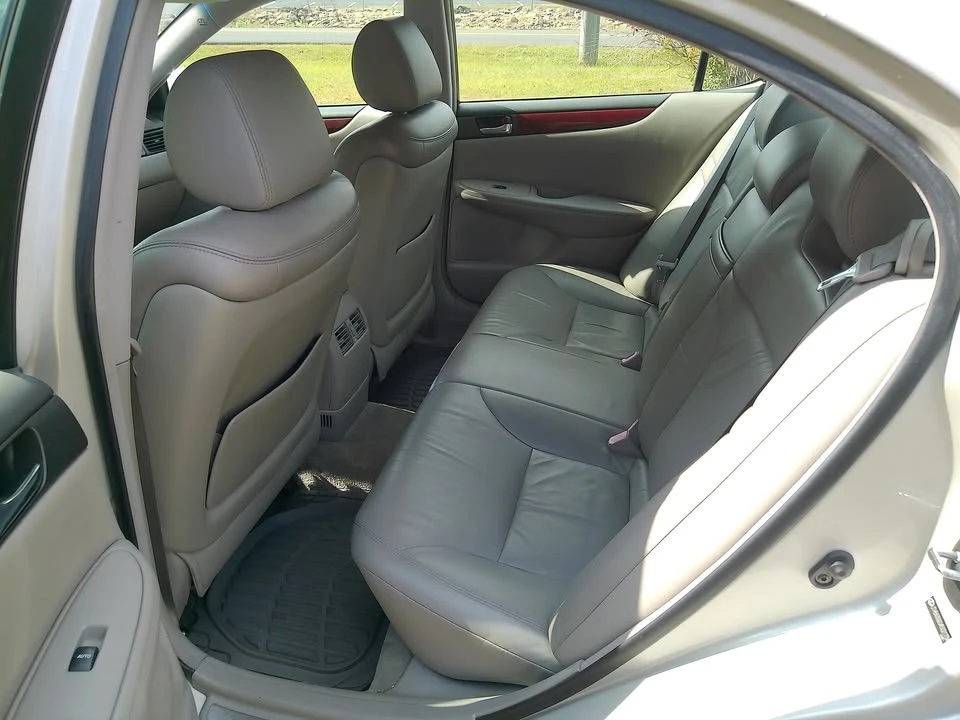 2004 Lexus ES 3rd Gen - Image 13 of 17