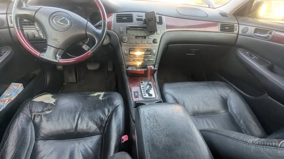 2004 Lexus ES 4th Gen - Image 10 of 18